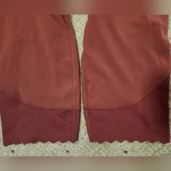 NWOT Lululemon Align Scalloped Hem High-Rise Crop 23" Red Merlot Size 12 - Picture 6 of 11